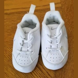 Nike Toddler Size 3 Soft Bottom Shoes